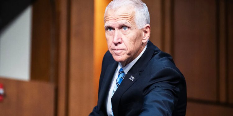 Senator Thom Tillis blokirat će Trumpovog kandidata Fed-a Kevina Warsha zbog istrage DOJ-a Powella
