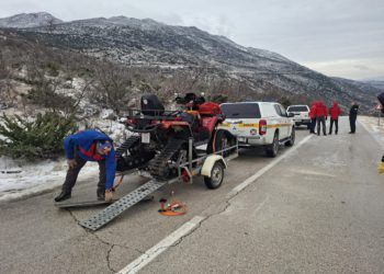 Šibenski i zadarski HGSS-ovci u teškim uvjetima dostavljali hranu i lijekove radnicima na vodocrpilištu Zrmanja