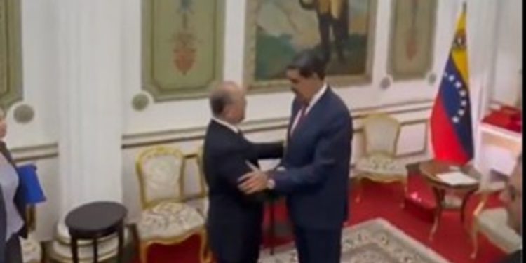 Širi se nevjerojatna priča s kim se Maduro sreo par sati prije napada: ‘Sve su gledali iz prvog reda’