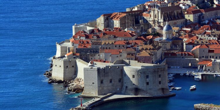 Skočio broj kruzera na Jadranu, a najviše vole pristati u Dubrovnik!