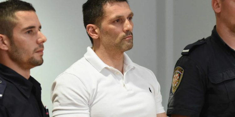 Slobodna Dalmacija – Bivši policajac i svjetski jiu-jitsu prvak Novu dočekao u zatvoru. Djevojka ga je prijavila za silovanje i premlaćivanje