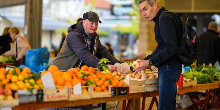 Slobodna Dalmacija – Cijene hrane udaraju po džepu: evo gdje je najskuplje, a gdje najjeftinije – brojevi iznenađuju