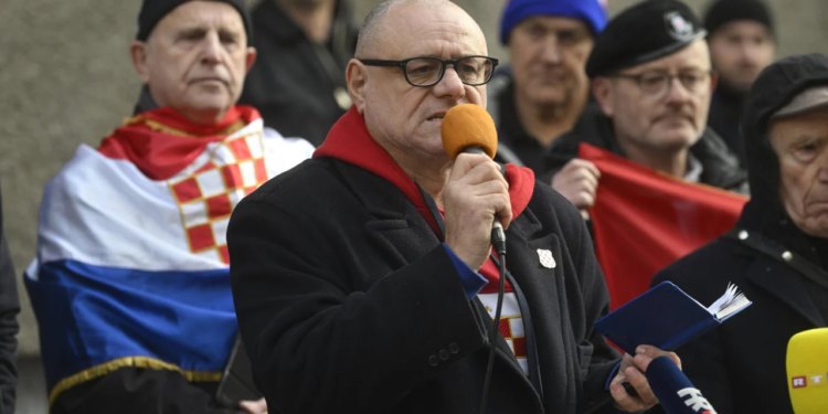 Slobodna Dalmacija – Desničari luduju i u 2026., najavili desant pred Splitom, pokreće se ‘operacija crvena krpa’: ‘Ovo je napad na Hrvatsku’