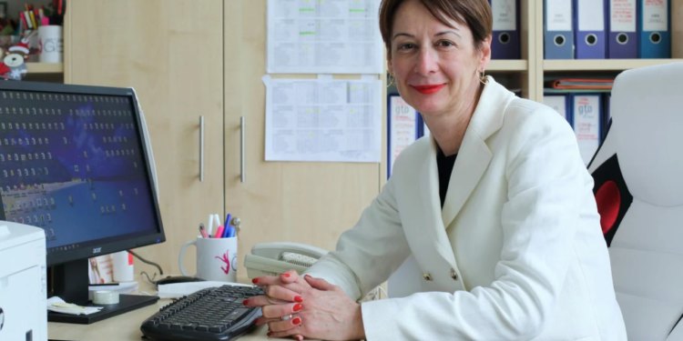 Slobodna Dalmacija – Dvije liječnice iz Dalmacije primljene u Akademiju medicinskih znanosti; sestre su, jedna radi u Splitu