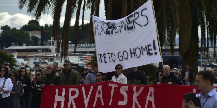 Slobodna Dalmacija – Evo do čega smo došli u našoj Hrvatskoj! Pa sad vi pričajte o stranim radnicima, detalj iz Lidla sve je preokrenuo