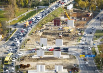 Slobodna Dalmacija – I ovo ljeto prometni čep u Solinu! Završetak mosta pomaknut nakon ljeta. Kasni čelična konstrukcija Debeljakovog DIV-a