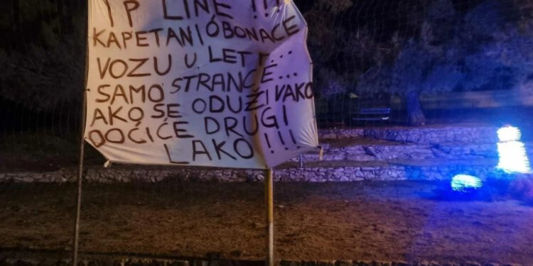 Slobodna Dalmacija – Incidenti, kašnjenja i pad broja uplova: zašto nova luka u Salima i novi prijevoznik ne donose bolju povezanost?