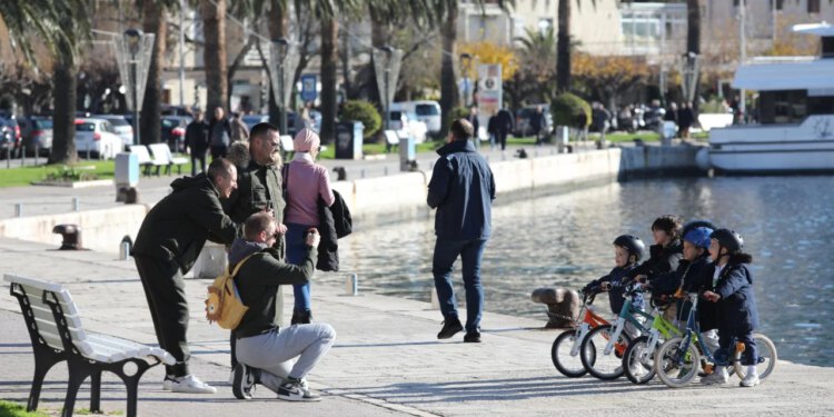 Slobodna Dalmacija – ‘Kad hoću otvorit kontejner karticom, najčešće ne radi. Jedan dan san se okrenila prema kameri i sve in rekla!’
