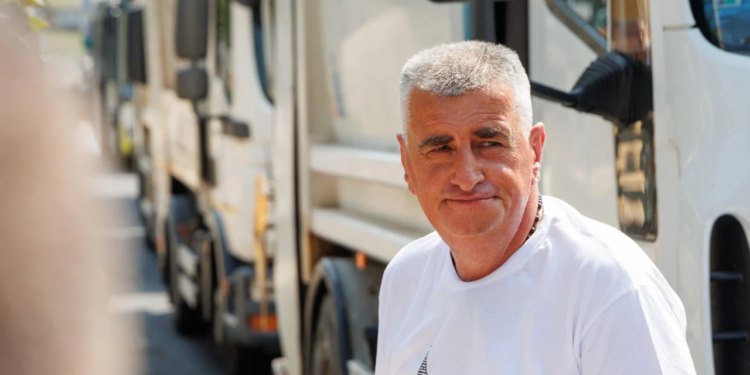 Slobodna Dalmacija – Miro Bulj je radnike ‘Čistoće’ držao u blatu, a sad se junači po Sinju; zbog njega sada cijene lete u nebo