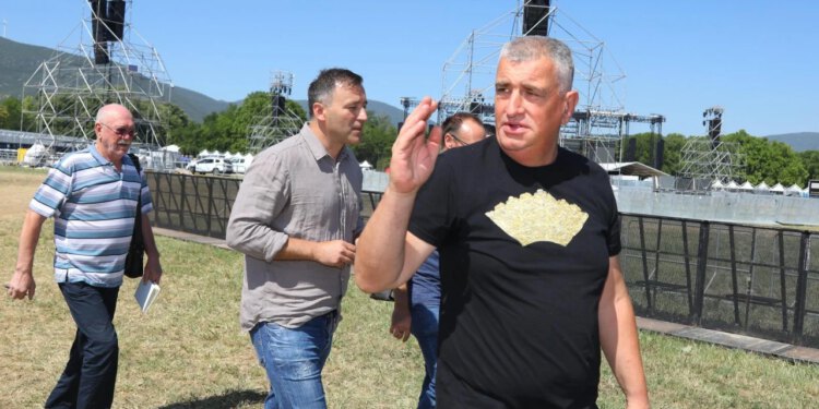 Slobodna Dalmacija – Miro Bulj se raspametio, sve zbog Thompsona; spominje izmišljanje ustaša, Aleksandra Vučića, Vukovar, Dubrovnik…