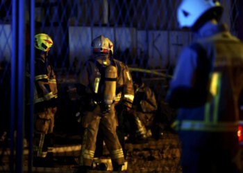 Slobodna Dalmacija – Rastrojeni Splićanin u dnevnom boravku umalo zapalio oca! Palio je i odjeću u dnevnom boravku, ostavljao opuške…