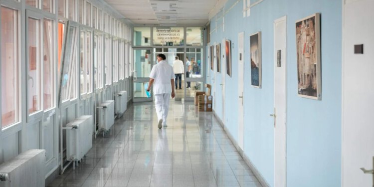 Slobodna Dalmacija – Šok u splitskoj bolnici, zaposlenike ‘strefilo’ kad su vidjeli koliku su plaću dobili! Ravnateljstvo poslalo dopis…