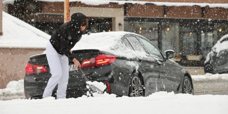 Slobodna Dalmacija – U Splitu dežurne službe u stanju pripravnosti, stiglo upozorenje! Sprema se nevrijeme, poledica, klizave ceste…;