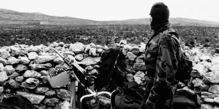 Slobodna Dalmacija – VIDEO Osvanula rijetka snimka dalmatinske brigade u kojoj je bio i Thompson, pogledajte kadrove stare više od 30 godina