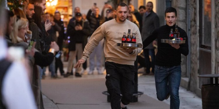 Slobodna Dalmacija – Veliki obrat na tržištu rada, ugostitelji s obale za sezonu opet traže domaće radnike: ‘Kod stranaca je sve problem…’