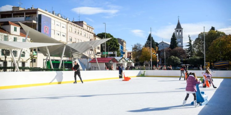 Slobodna Dalmacija – Zabava na šibenskom klizalištu pretvorila se u traumu: lopov ženi ukrao ruksak i ostavio je bez kartica, dokumenata…