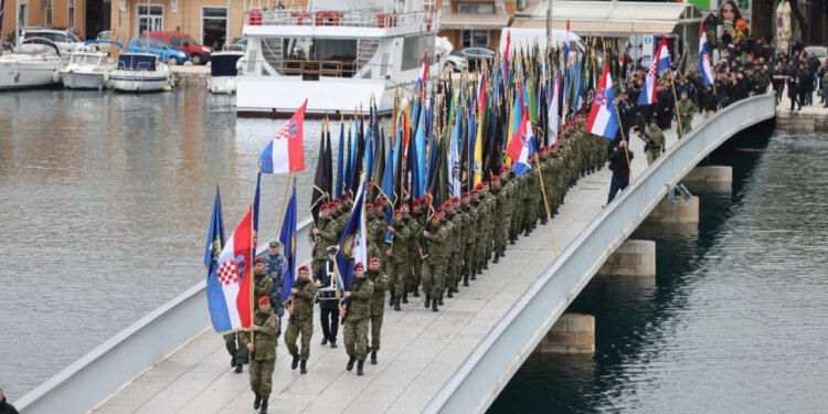 Slobodna Dalmacija – Zadar u znaku VRO Maslenica ’93: mimohod s ratnim zastavama i program sjećanja na ključne dane Domovinskog rata