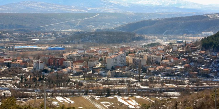Slobodna Dalmacija – Zbog posljedica nevremena odgođen početak drugog polugodišta u četiri škole na kninskom području