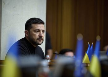 Službeno prima ‘sirotinjsku’ plaću, a obitelj mu okreće milijune: Kako je Zelenski stekao bogatstvo