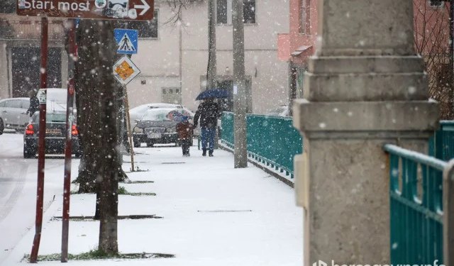 Snijeg i poledica u Mostaru: Najmanje 12 građana zatražilo liječničku pomoć nakon padova