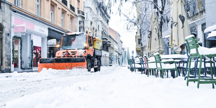 Snijeg napravio kaos u Hrvatskoj, najavljeni debeli minusi: HGSS ima pune ruke posla