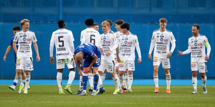 Sportske novosti – Austrijanci srušili Dinamo na Maksimiru! Kovačević prvo zamijenio Stojkovića, a onda i cijelu prvu momčad