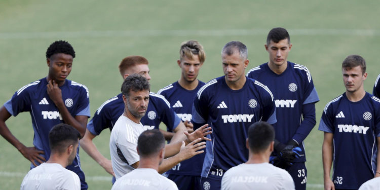 Sportske novosti – Hajduk prelomio: Bijeli ostaju na Poljudu, poznati i ‘sparing partneri’