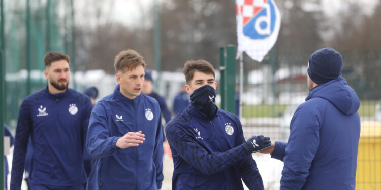 Sportske novosti – Hladnije nego na Grenlandu, ‘diktator’ Štefanić u formi, Bennacer, Bakrar i Tabinas priključuju se u Zagrebu