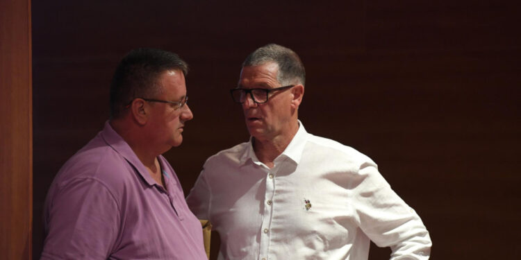 Sportske novosti – Propala nova Sinovčićeva Skupština, novinarima zabranjen ulaz, došlo još manje klubova