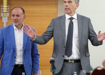 Sportske novosti – Svetina je postao uteg Kustiću. Ne može nitko biti predsjednik HNS-a i imati tolike probleme s Dinamom i Hajdukom