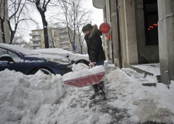 Srbi ne znaju bi li se smijali ili plakali: Pojavile se snimke kako se u Beogradu čisti snijeg