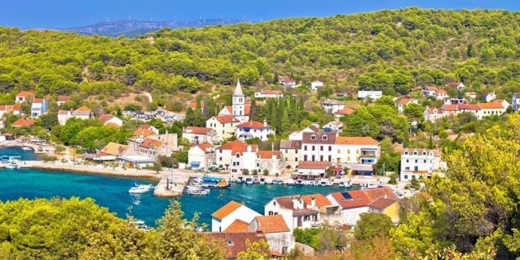 Stanovnici otoka Zlarina zbog puknuća podmorskog cjevovoda, do daljnjeg bez vode!