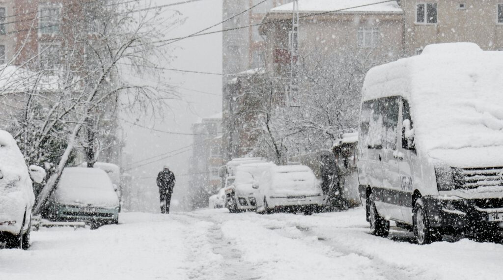 Stiže smrtonosna oluja, uvedeno izvanredno stanje: Očekuju se rekordno niske temperature