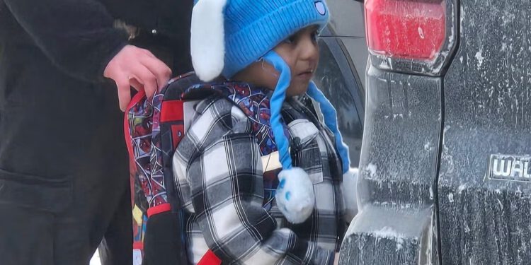 Što Trumpovi dužnosnici imaju za reći o ICE-u koji je priveo petogodišnjeg dječaka