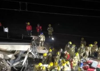 Strojovođa poginuo, najmanje 37 ozlijeđenih u iskliznuću vlaka kod Barcelone