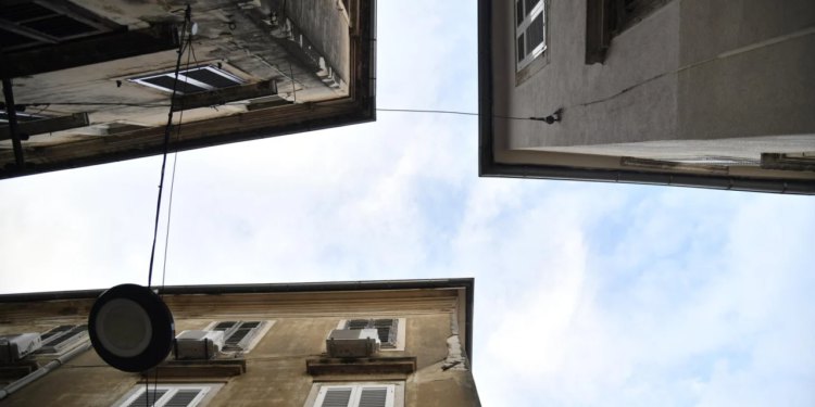 Sunčano, ali vrlo hladno: minusi u kopnenim krajevima, olujna bura uz obalu