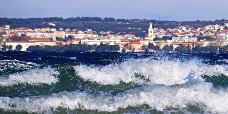 Sunčano i hladno uz jaku, ponegdje i olujnu buru