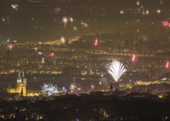 Svijet se oprostio od 2025. uz vatromet, glazbu i nadu u bolju 2026.