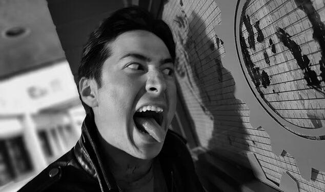 Tajna žena u životu zvijezde Heated Rivalry Hudsona Williamsa… dok neviđene slike iz fakultetskih dana pokazuju srčanog glumca kakvog ga nikad niste vidjeli