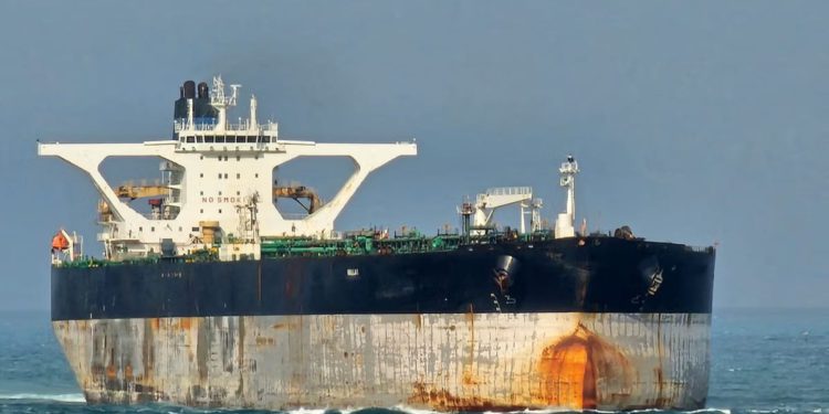 Tanker bježi Amerikancima, Rusi ga štite ratnim brodovima i podmornicom