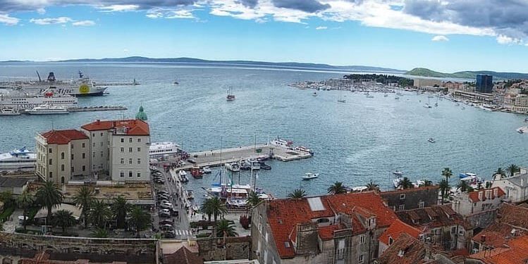 Tip u Splitu spalio odjeću i obuću u stambenoj zgradi, a početkom siječnja izazvao poplavu!