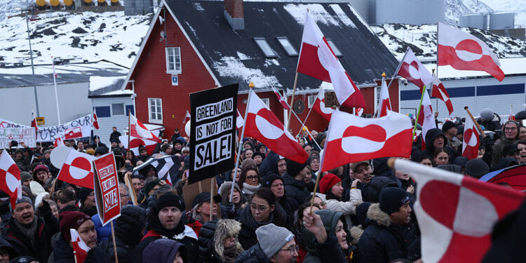 Tisuće prosvjeda na Grenlandu protiv američkih planova o aneksiji (VIDEO) — RT World News