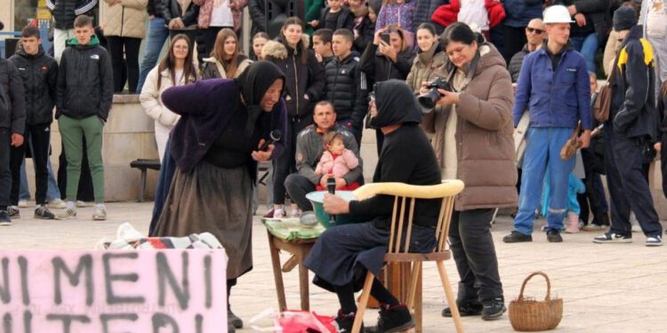 Tradicija stara 300 godina: Pohodi Stranjskih mačkara po naseljima Općine Otok se nastavljaju