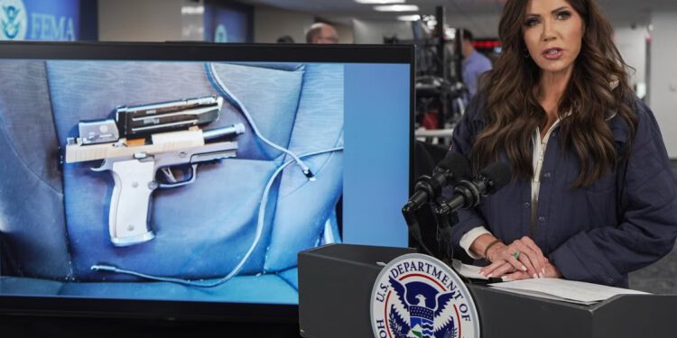 Trump je znao da mora ‘razriješiti’ reakciju DHS-a na pucnjavu Alexa Prettija, kaže dužnosnik