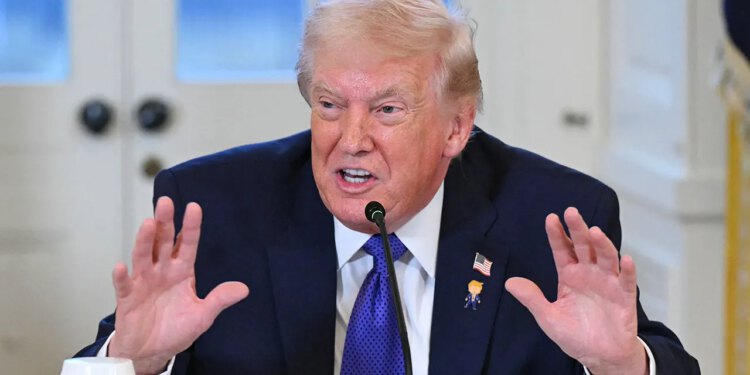 Trump naziva cijene zagušenja u New Yorku ‘katastrofom’, poziva na kraj