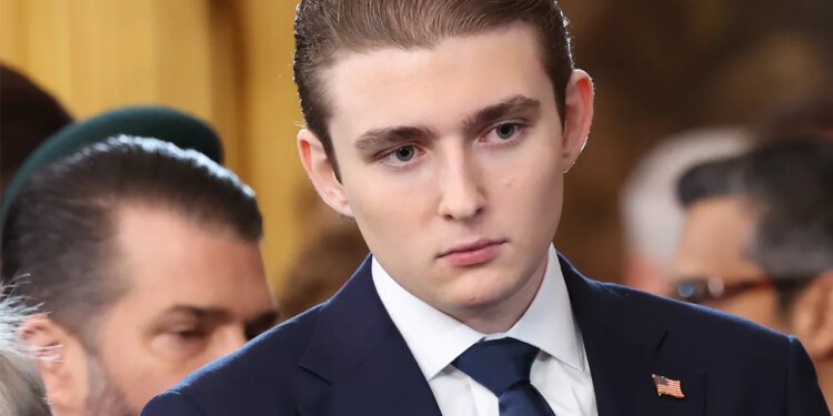 Trumpov sin Barron navodno pomaže spasiti žrtvu napada putem FaceTimea