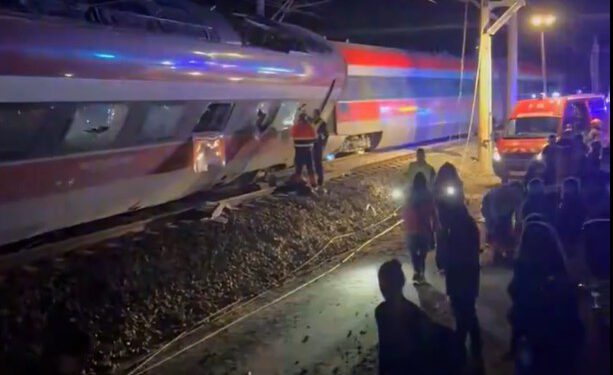 U sudaru dva vlaka poginula najmanje 21 osoba