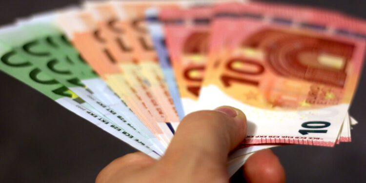 Ukrajincu dali 70.000 € socijalne pomoći, onda otkrili koji auto vozi: ‘Sav novac vrati’