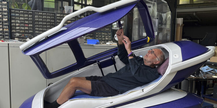 Umjetna inteligencija mogla bi zamijeniti liječnike u odlučivanju o životu i smrti – izumitelj ‘samoubilačke kapsule’ — RT World News