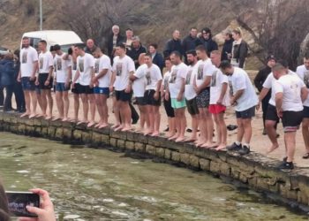 VIDEO Plivanje za časni krst vratilo se u Dalmaciju nakon 70 godina. Evo prizora